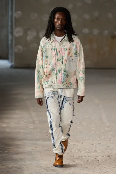 Look 44
